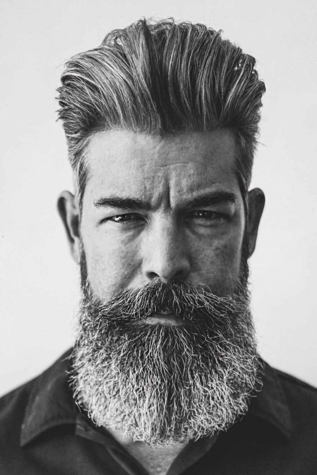 Guia Definitivo da Barba Grisalha